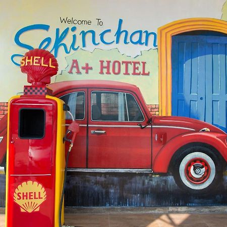 A+ Boutique Hotel Sekinchan Exterior photo