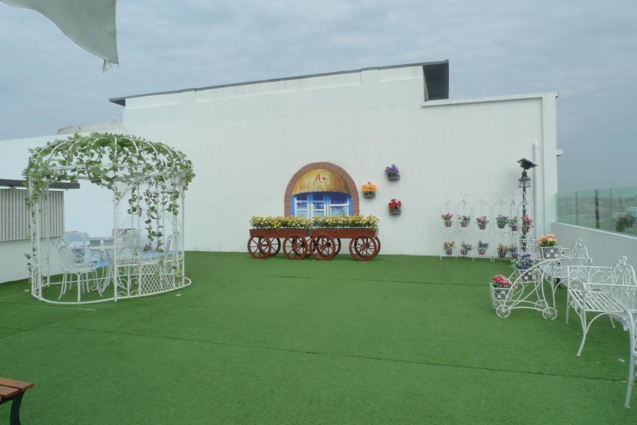 A+ Boutique Hotel Sekinchan Exterior photo